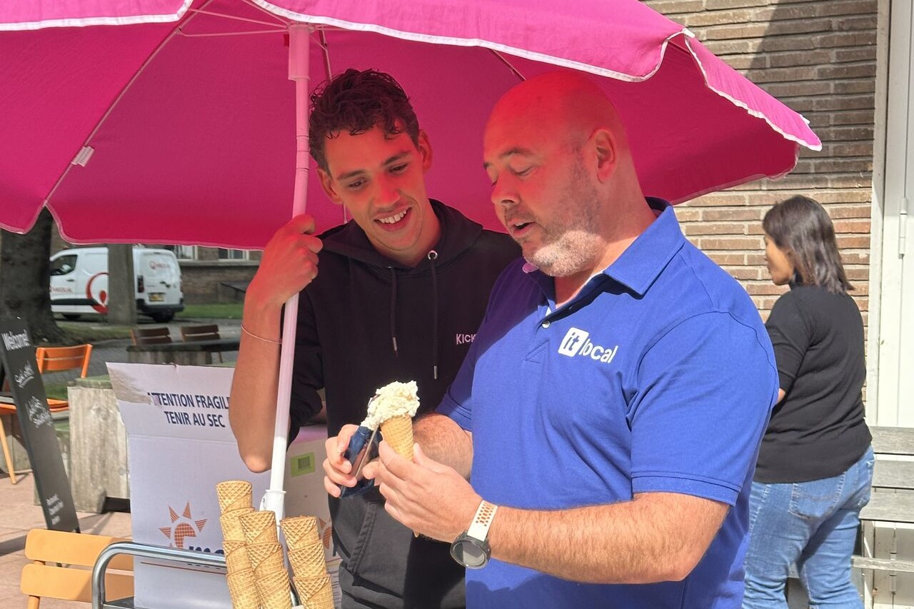 Samen de zomer verlengen met een ijsje