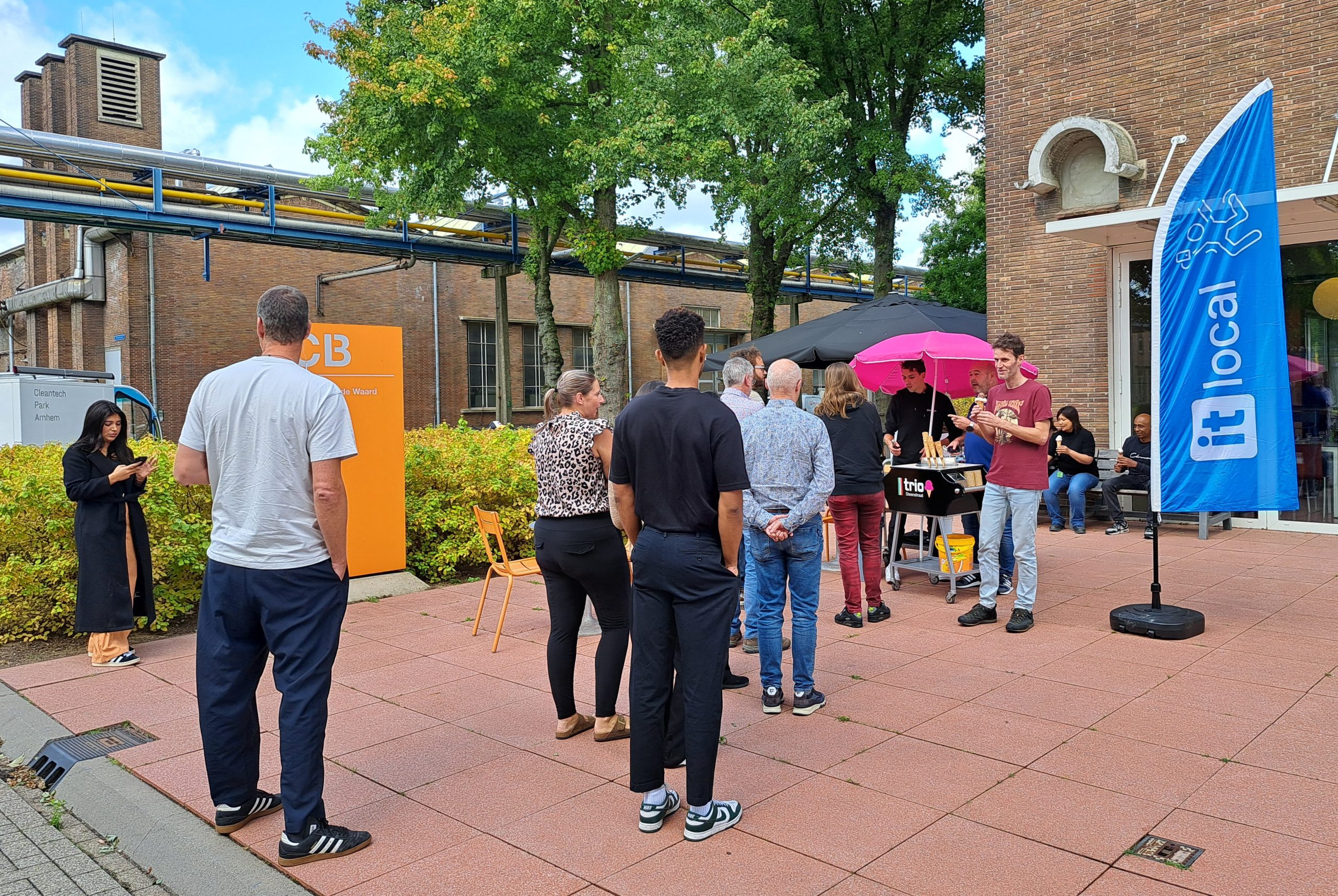 Samen de zomer verlengen met een ijsje